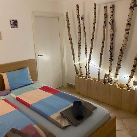 Room Julija Zirovnica Bagian luar foto